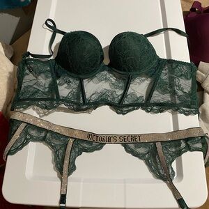 Victorias Secret  BOMBSHELL 2 Piece set green lace